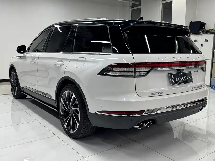 Lincoln Aviator Aviator 2021 3.0T V6 four-wheel drive executive version 2022 — миниатюра 2