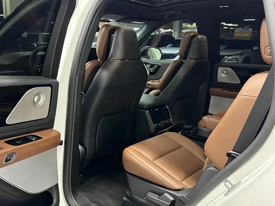Lincoln Aviator Aviator 2021 3.0T V6 four-wheel drive executive version 2022 — миниатюра 3