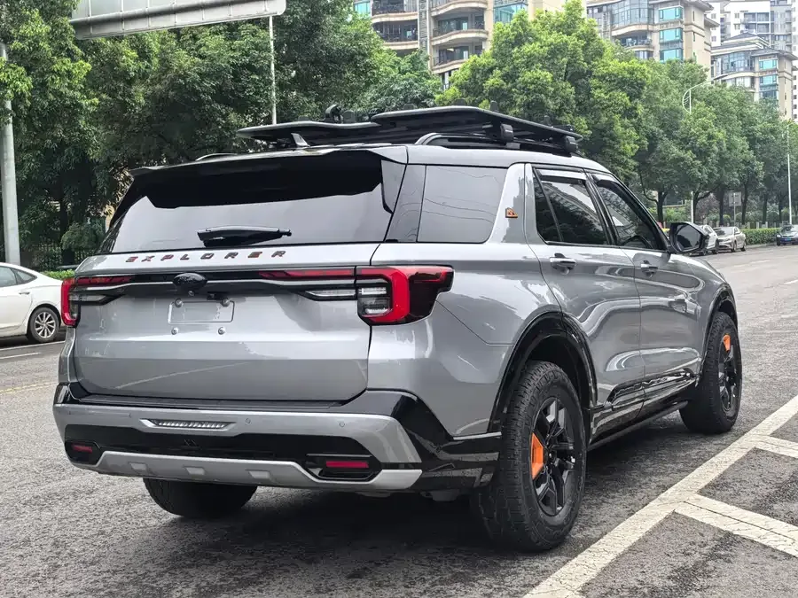 Ford Explorer Explorer 2023 EcoBoost 285 Kunlun Peak Edition 7 Seats 2024 — миниатюра 3