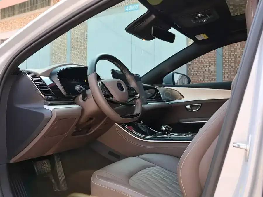 BYD Second-hand Han 2024 DM-i Honor Edition 121KM Premium Edition 2024 — миниатюра 2