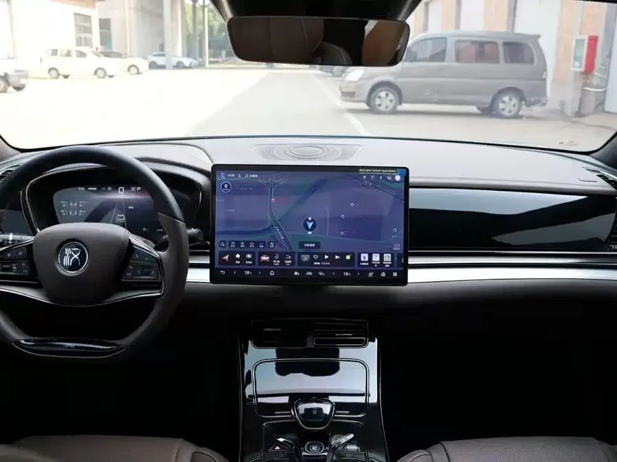 BYD Second-hand Han 2024 DM-i Honor Edition 121KM Premium Edition 2024 — миниатюра 3