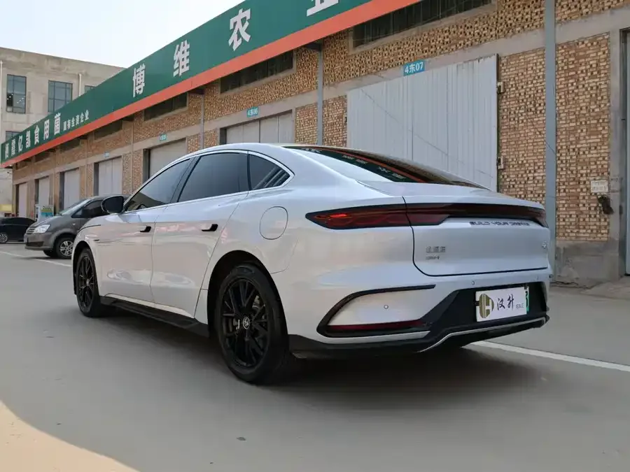 BYD Second-hand Han 2024 DM-i Honor Edition 121KM Premium Edition 2024 — миниатюра 4