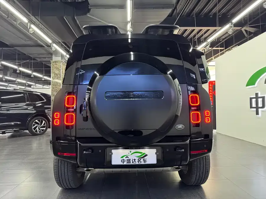 Land Rover guard 2025 Land Rover Defender 110 3.0T P400 X-Dynamic SE 2025 — миниатюра 5