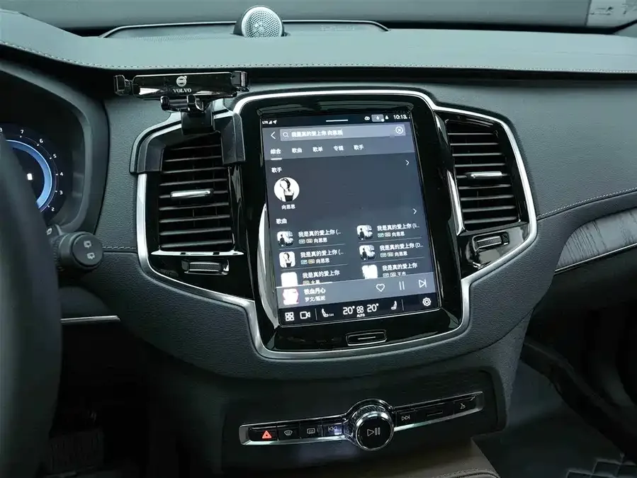 Volvo XC90 2025 B6 Smart Luxury Edition 7 Seaters 2025 — миниатюра 3