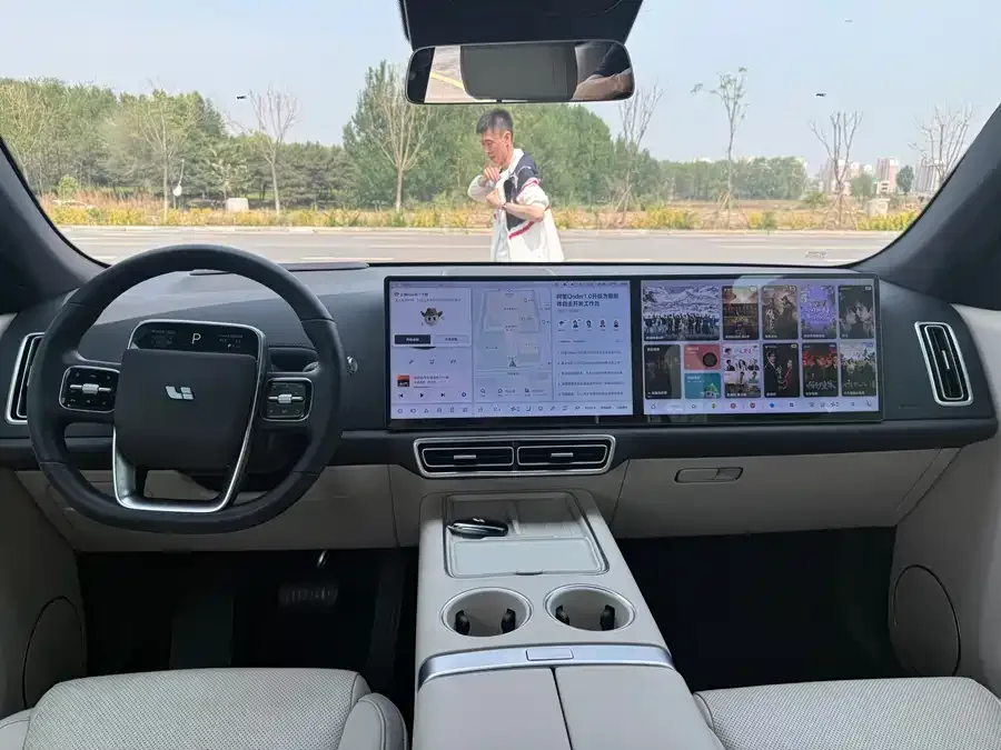 Li Xiang L7 Ideal L7 2025 Max Smart Renewal Edition 2025 — миниатюра 2