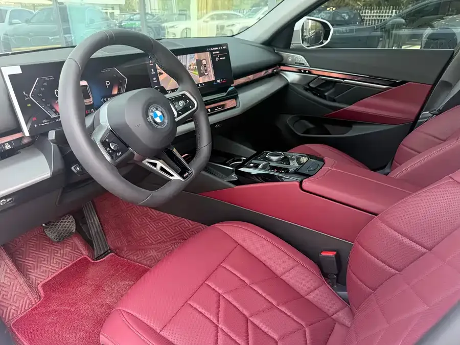 BMW 5 Series BMW 5 Series 2025 530Li Leading M Sport Package 2025 — миниатюра 4