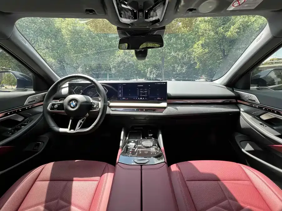 BMW 5 Series BMW 5 Series 2025 530Li Leading M Sport Package 2025 — миниатюра 5
