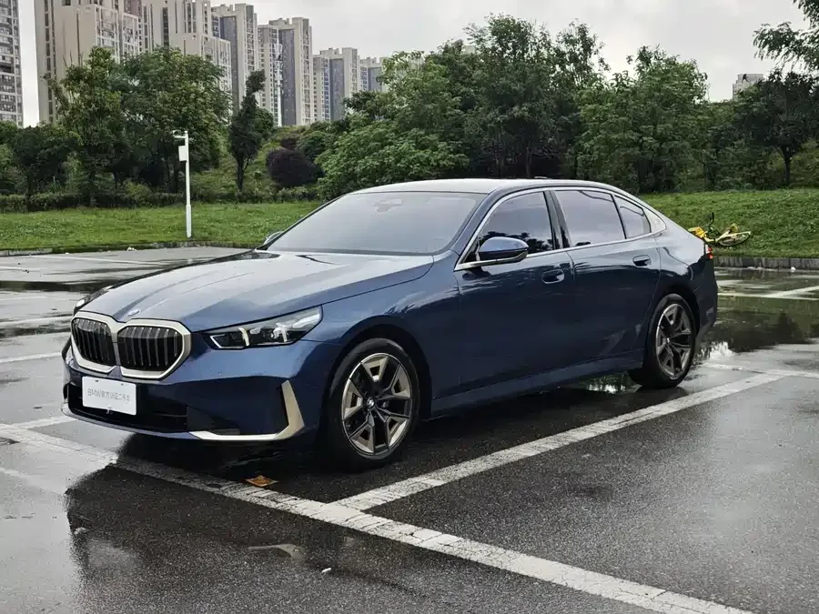 BMW 5 Series 2025