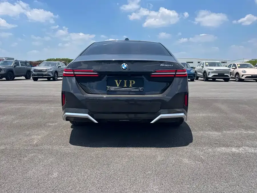 BMW 5 Series BMW 5 Series 2025 530Li Exclusive M Sport Package 2025 — миниатюра 3