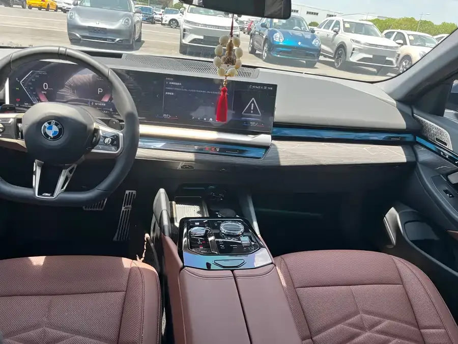 BMW 5 Series BMW 5 Series 2025 530Li Exclusive M Sport Package 2025 — миниатюра 4