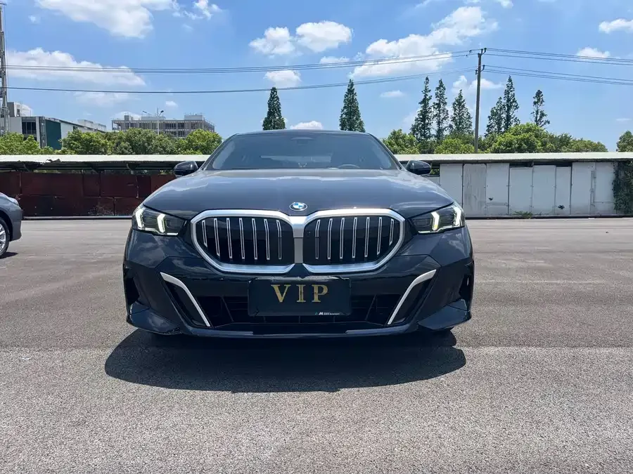 BMW 5 Series 2025