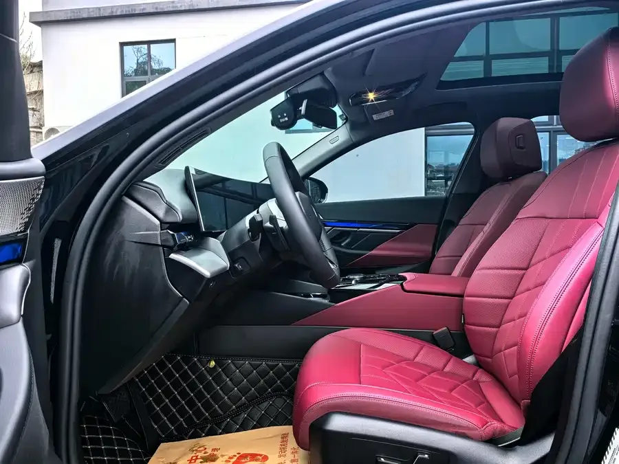BMW 5 Series BMW 5 Series 2025 530Li Leading M Sport Package 2025 — миниатюра 4