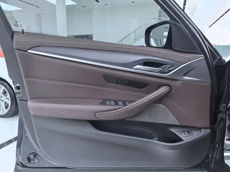 BMW 5 Series BMW 5 Series 2023 530Li Leading M Sport Package 2023 — миниатюра 3