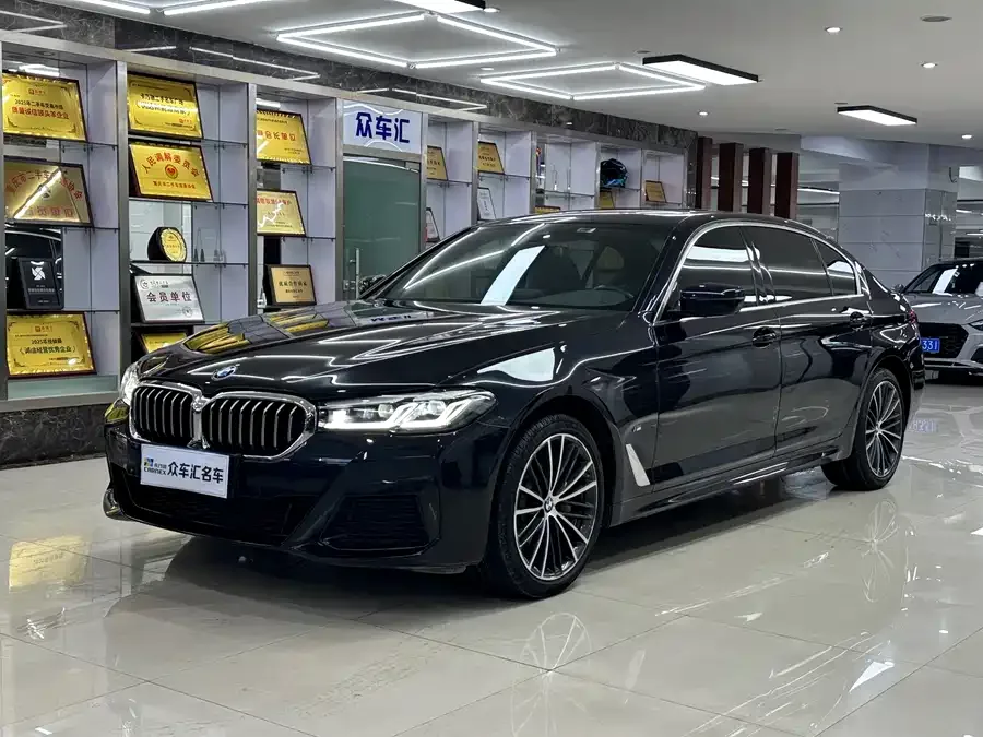 BMW 5 Series BMW 5 Series 2023 530Li Leading M Sport Package 2023 — фото 1, купить с доставкой в Москву