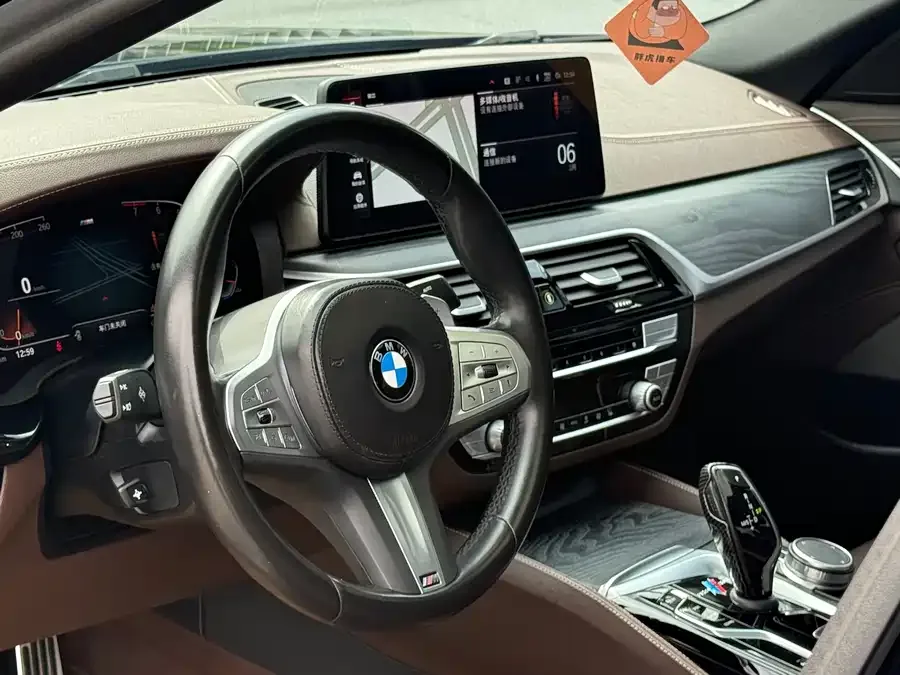 BMW 5 Series BMW 5 Series 2023 530Li Leading M Sport Package 2023 — миниатюра 3