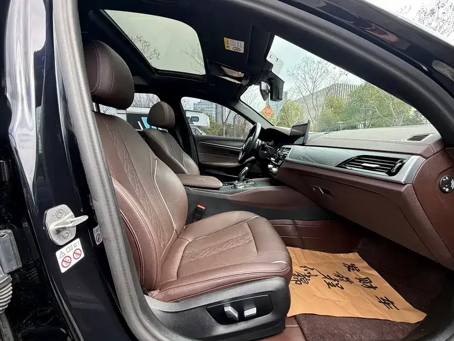 BMW 5 Series BMW 5 Series 2023 530Li Leading M Sport Package 2023 — миниатюра 5