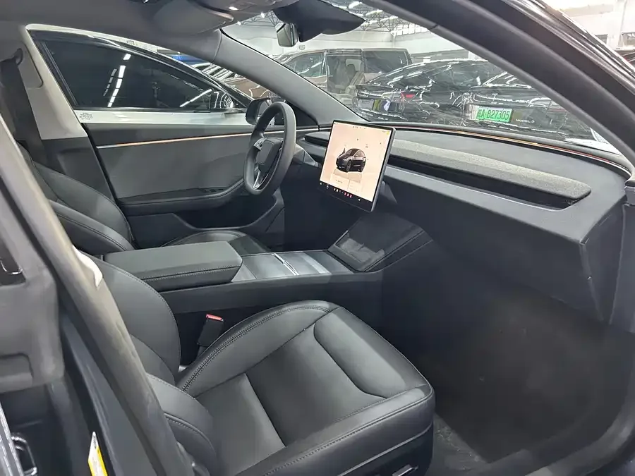 Tesla Model 3 Model 3 2023 rear-wheel drive version 2024 — миниатюра 3