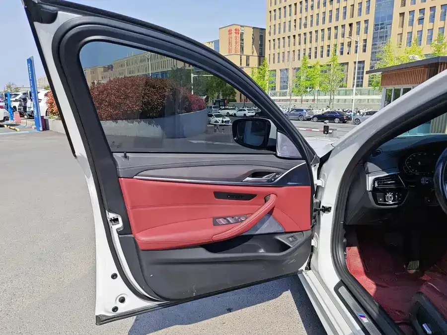 BMW 5 Series BMW 5 Series 2023 530Li xDrive M Sport Package 2024 — миниатюра 3