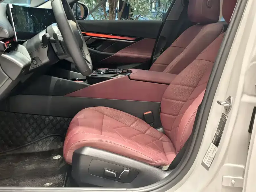 BMW 5 Series BMW 5 Series 2025 525Li M Sport Package 2025 — миниатюра 2