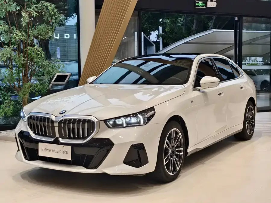 BMW 5 Series 2025