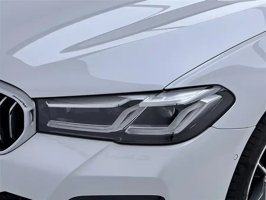 BMW 5 Series BMW 5 Series 2022 facelift 525Li M sports package 2022 — миниатюра 3
