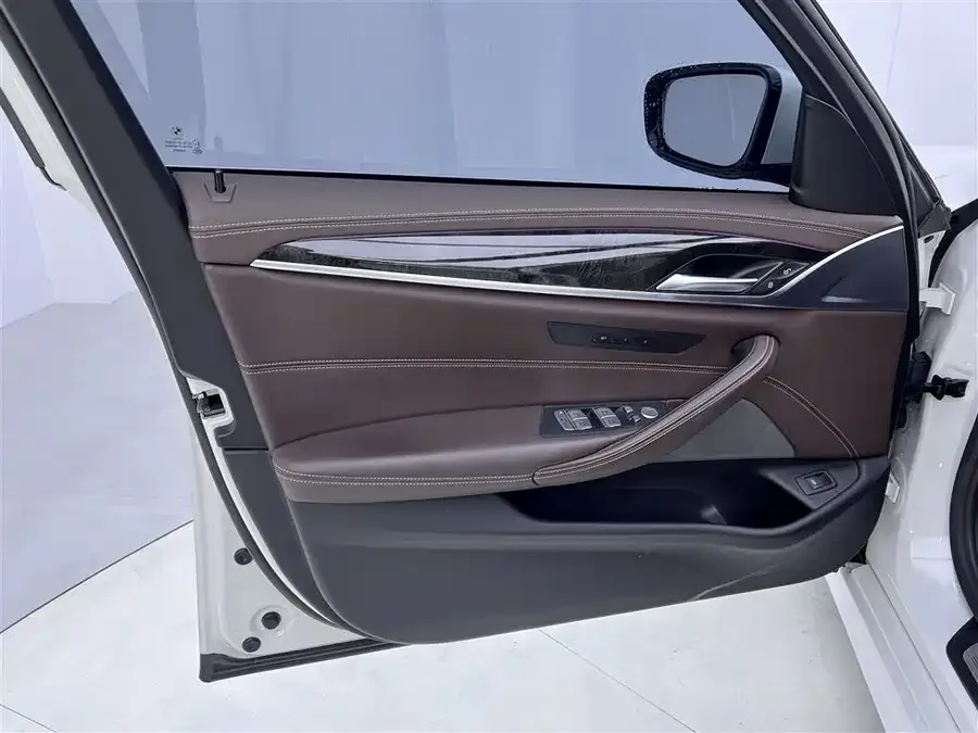 BMW 5 Series BMW 5 Series 2022 facelift 525Li M sports package 2022 — миниатюра 5