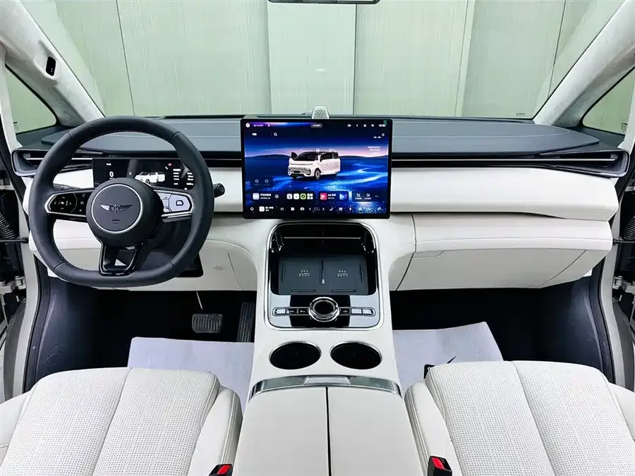Geely Galaxy V900 Galaxy V900 2026 Golden Sunshine Collector's Edition 2026 — миниатюра 3