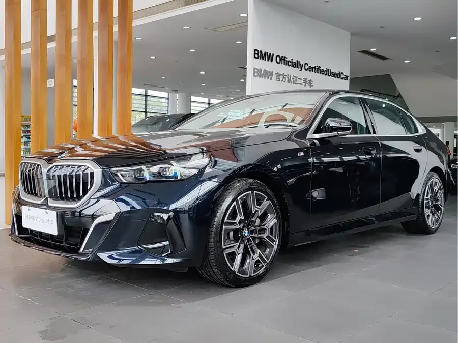 BMW 5 Series 2025
