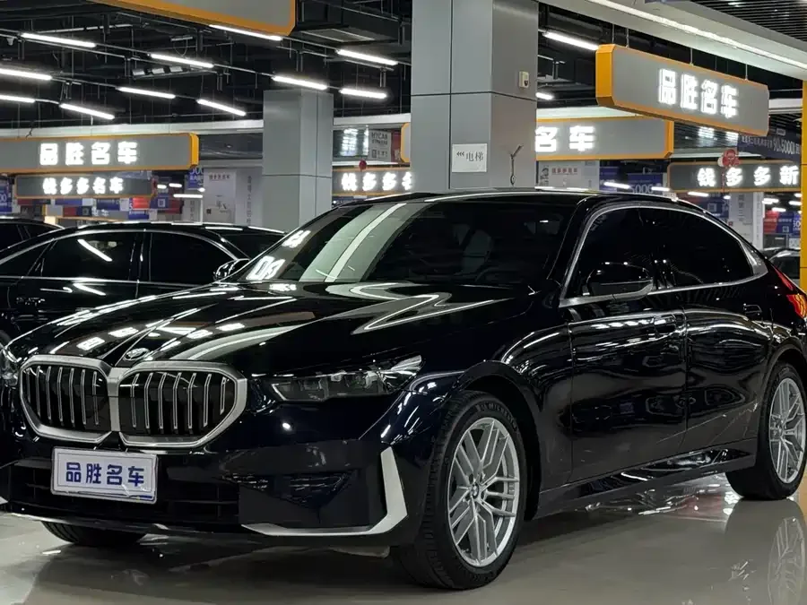 BMW 5 Series 2025