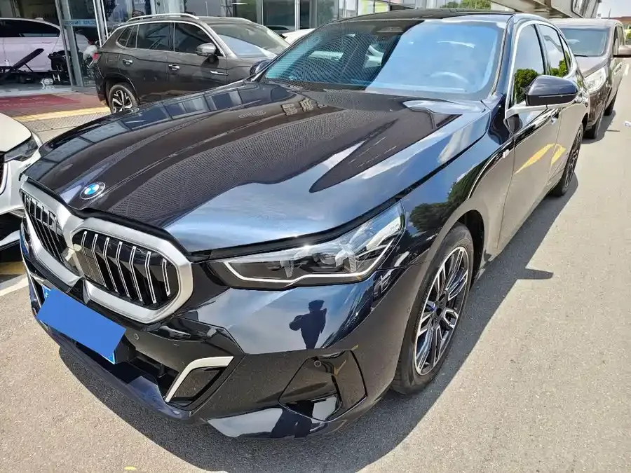 BMW 5 Series 2025