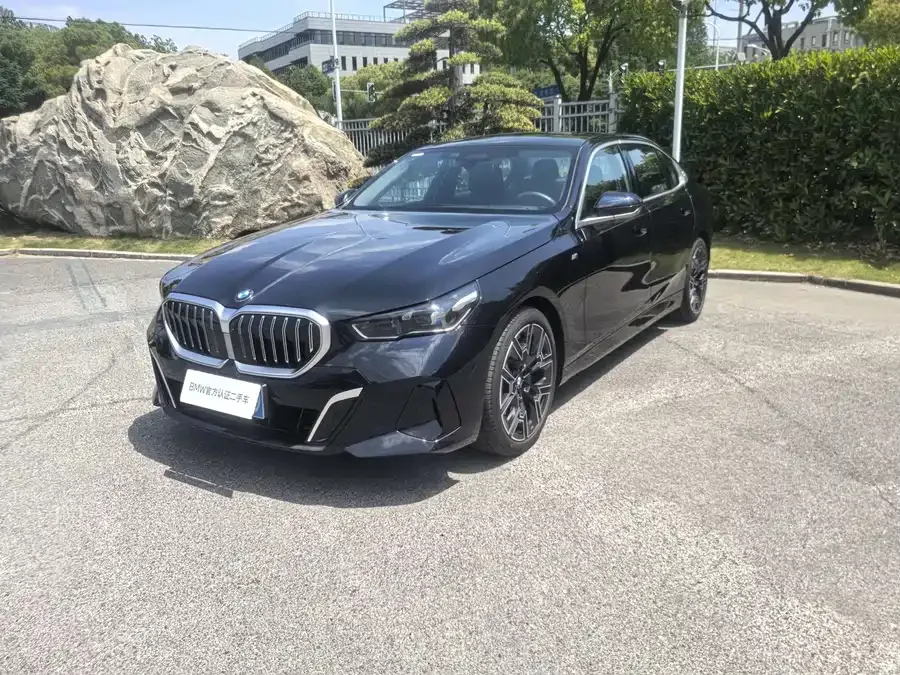 BMW 5 Series 2025
