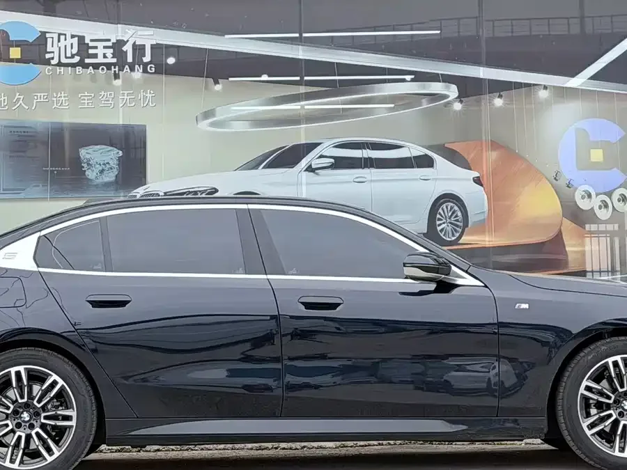 BMW 5 Series BMW 5 Series 2025 525Li M Sport Package 2025 — миниатюра 2