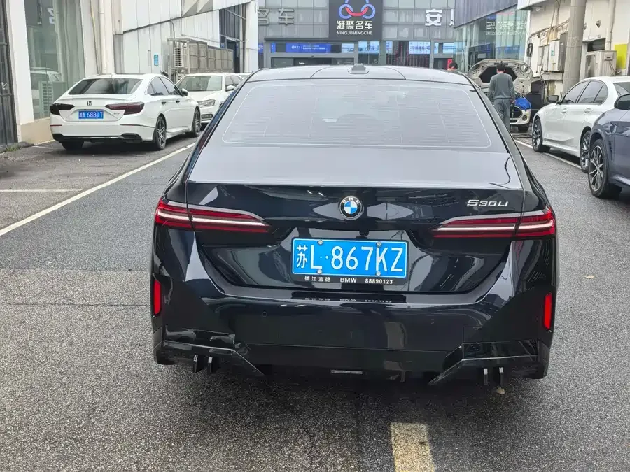 BMW 5 Series BMW 5 Series 2025 530Li Exclusive M Sport Package 2025 — миниатюра 3