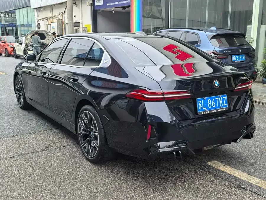 BMW 5 Series BMW 5 Series 2025 530Li Exclusive M Sport Package 2025 — миниатюра 5