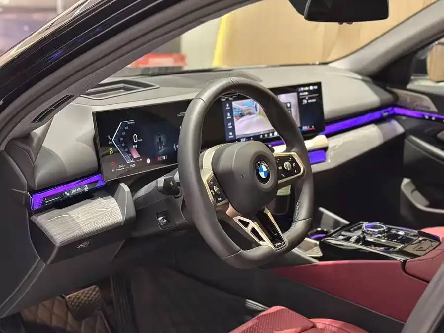 BMW 5 Series BMW 5 Series 2025 530Li Exclusive M Sport Package 2025 — миниатюра 2
