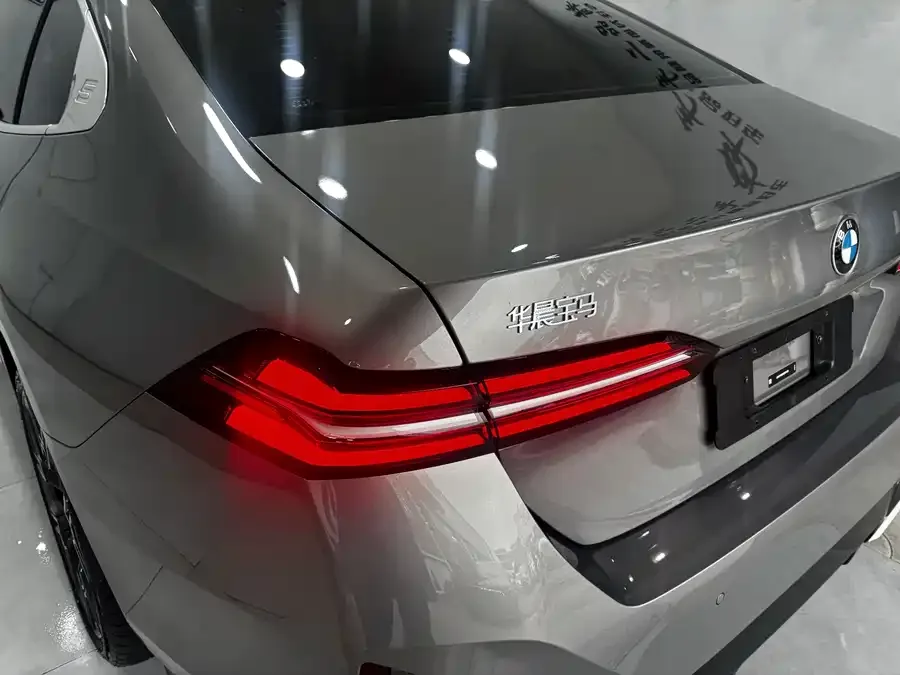 BMW 5 Series BMW 5 Series 2024 530Li Exclusive M Sports Package 2024 — миниатюра 3