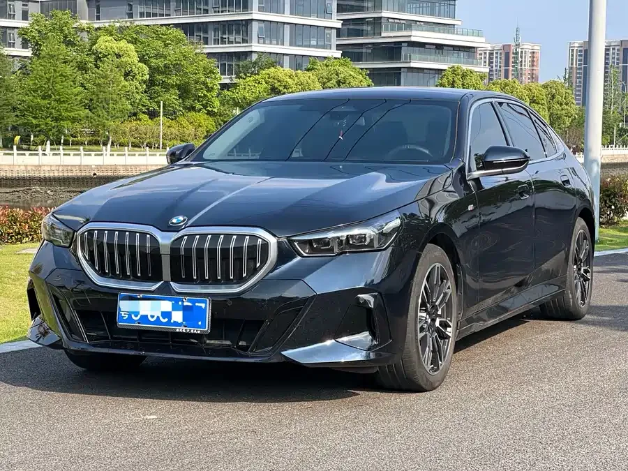 BMW 5 Series 2024
