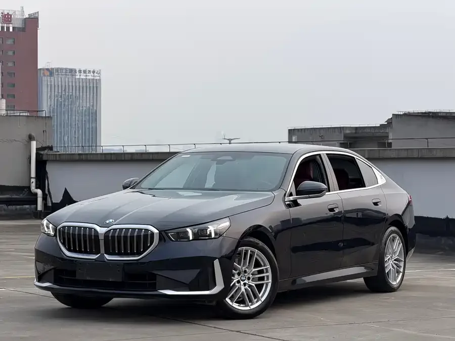 BMW 5 Series 2025