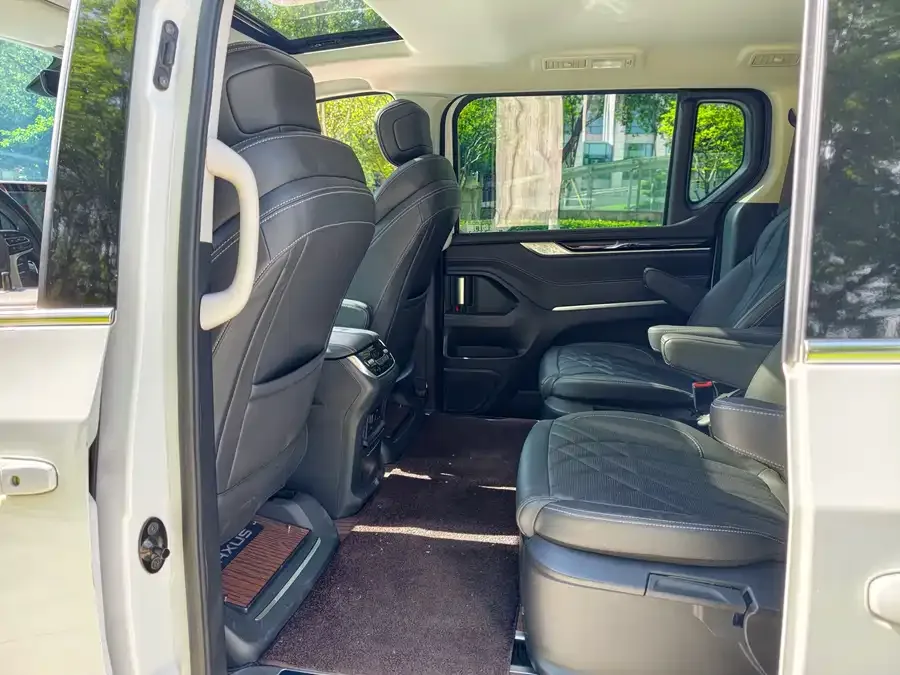Maxus G20 2023 facelift PLUS 2.0T gasoline automatic luxury version 2023 — миниатюра 2