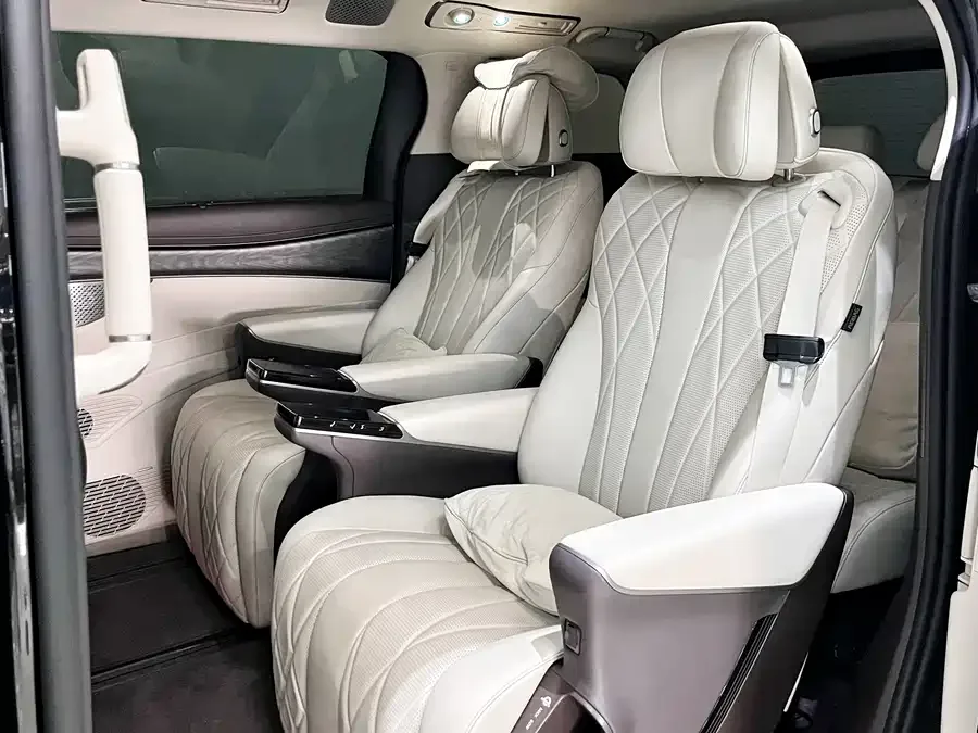 BYD D9 Denza D9 2025 DM-i AWD Premium Edition 2025 — миниатюра 5