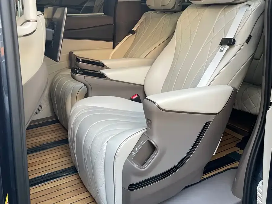 BYD D9 BYD D9 2022 DM-i 970 4WD Flagship Model 2024 — миниатюра 2