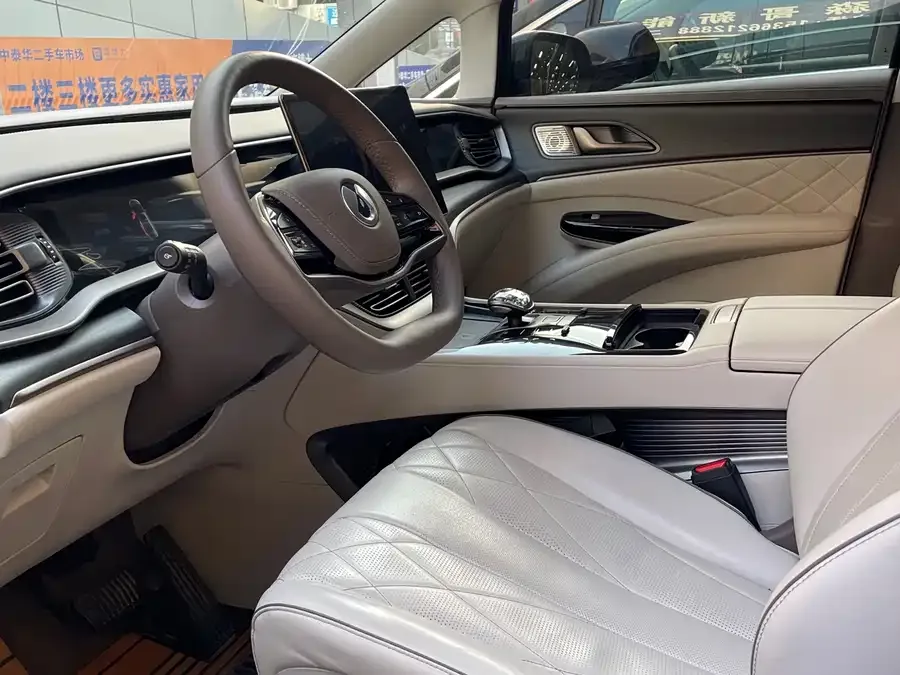 BYD D9 BYD D9 2022 DM-i 970 4WD Flagship Model 2024 — миниатюра 4