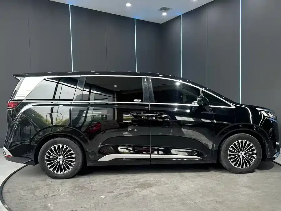 BYD D9 BYD D9 2022 DM-i 970 4WD Flagship Model 2023 — миниатюра 2