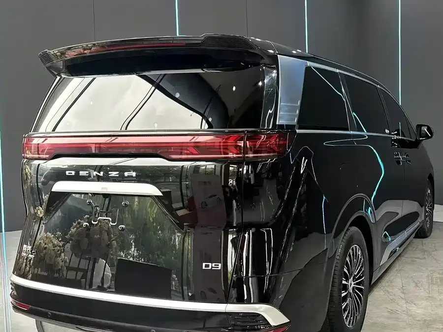 BYD D9 BYD D9 2022 DM-i 970 4WD Flagship Model 2023 — миниатюра 5