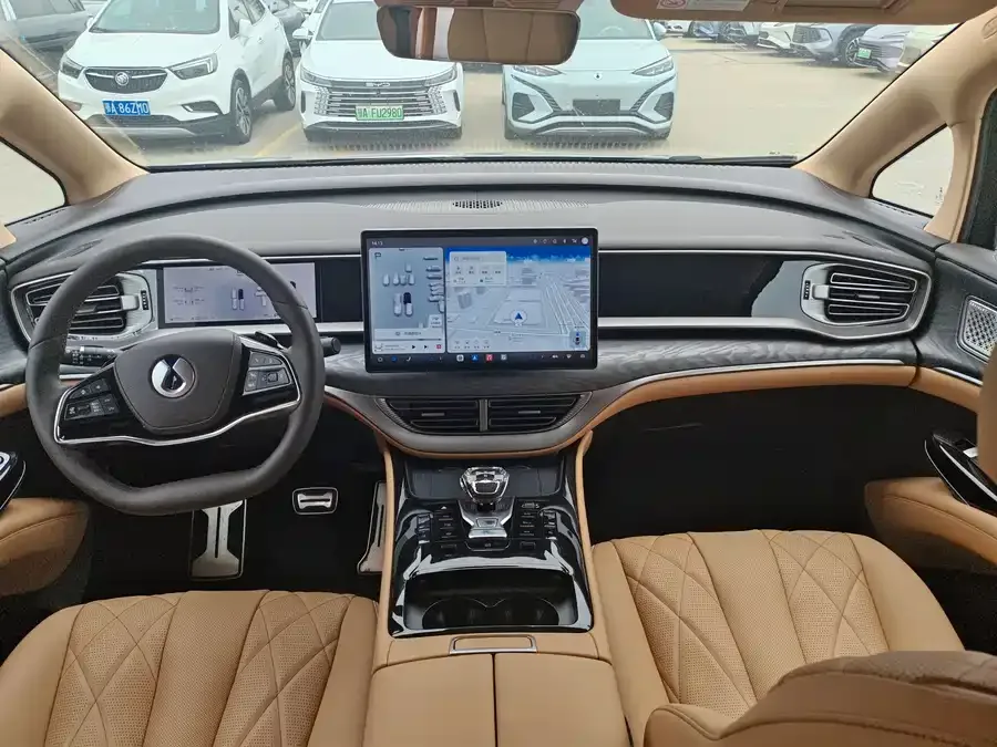BYD D9 Denza D9 2025 DM-i AWD Premium Edition 2025 — миниатюра 4