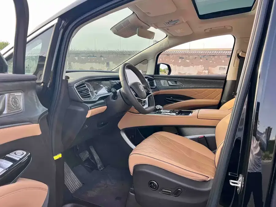 BYD D9 DENZA D9 2024 DM-i 980 4WD Premium Edition 2025 — миниатюра 4