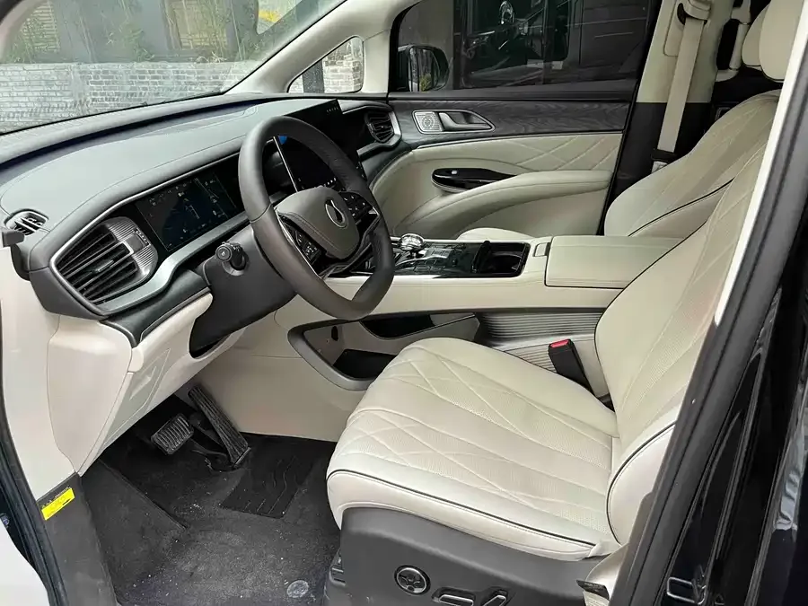 BYD D9 DENZA D9 2024 DM-i 980 4WD Premium Edition 2025 — миниатюра 4