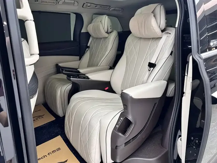 BYD D9 DENZA D9 2024 DM-i 980 4WD Premium Edition 2024 — миниатюра 3