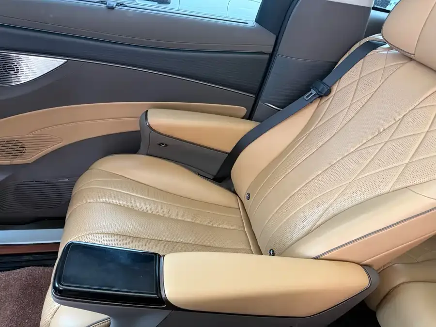 BYD D9 BYD D9 2022 DM-i 970 4WD Flagship Model 2023 — миниатюра 3