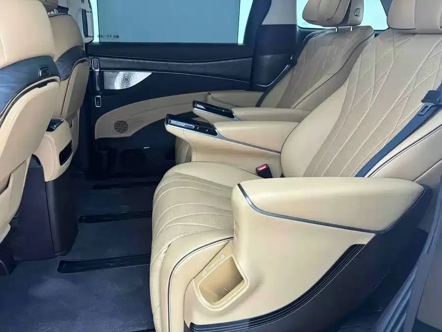 BYD D9 DENZA D9 2024 DM-i 970 Luxury Edition 2024 — миниатюра 2